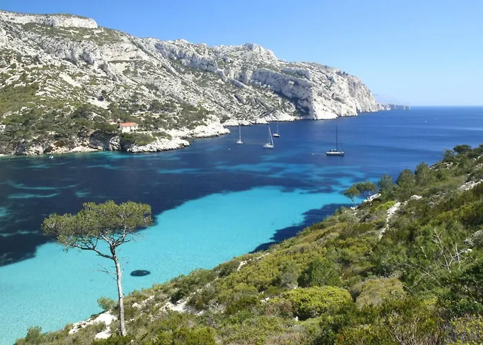 Villa T3 à 10\' de Cassis - Piscine privée et cuisine d\'été extérieure